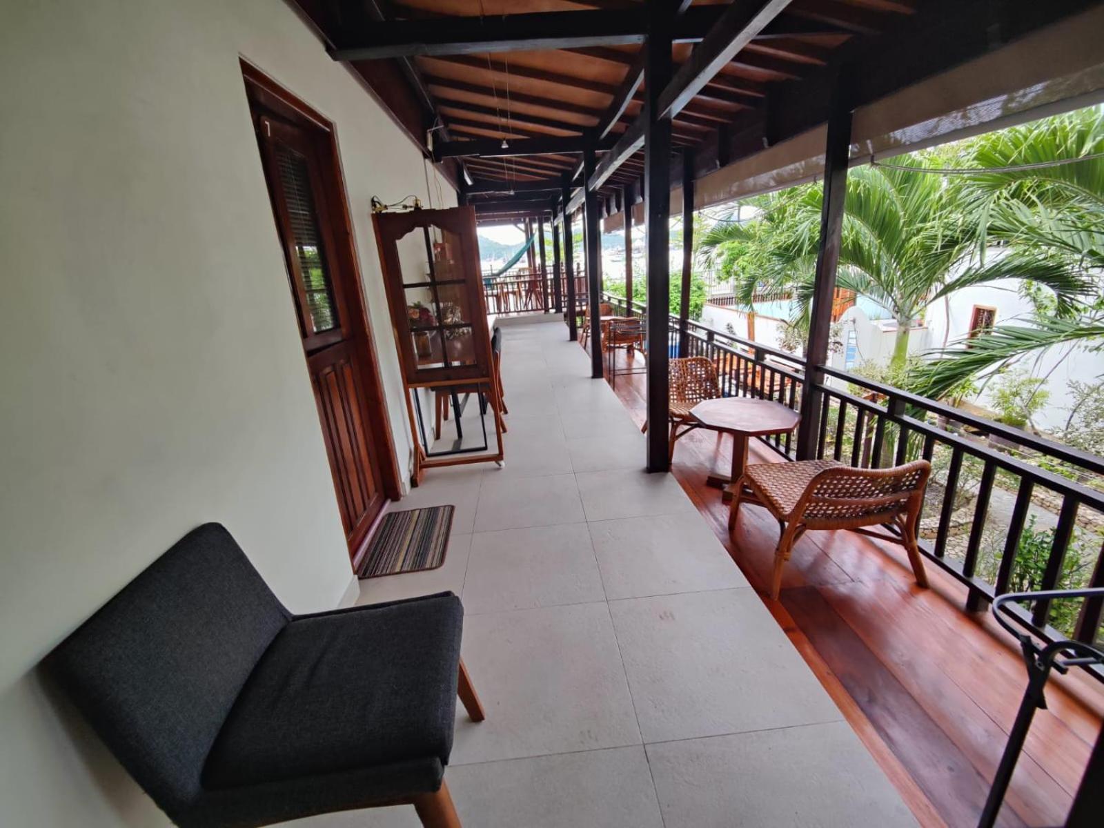 Cool Breeze Authentic Hotel Labuan Bajo Komodo Exterior photo